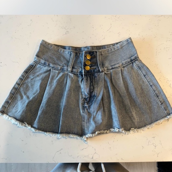 SHEIN Denim Mini Skirt with Gold Buttons - Picture 1 of 2